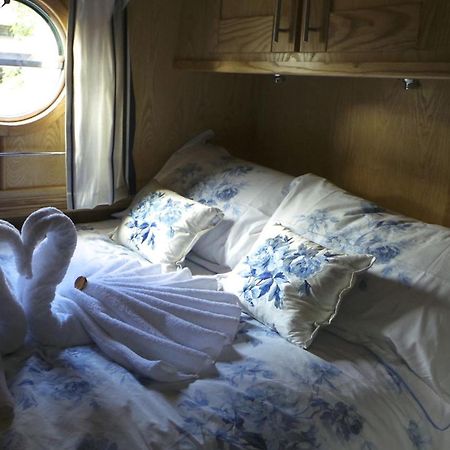 Houseboat Hotels Шефилд Стая снимка