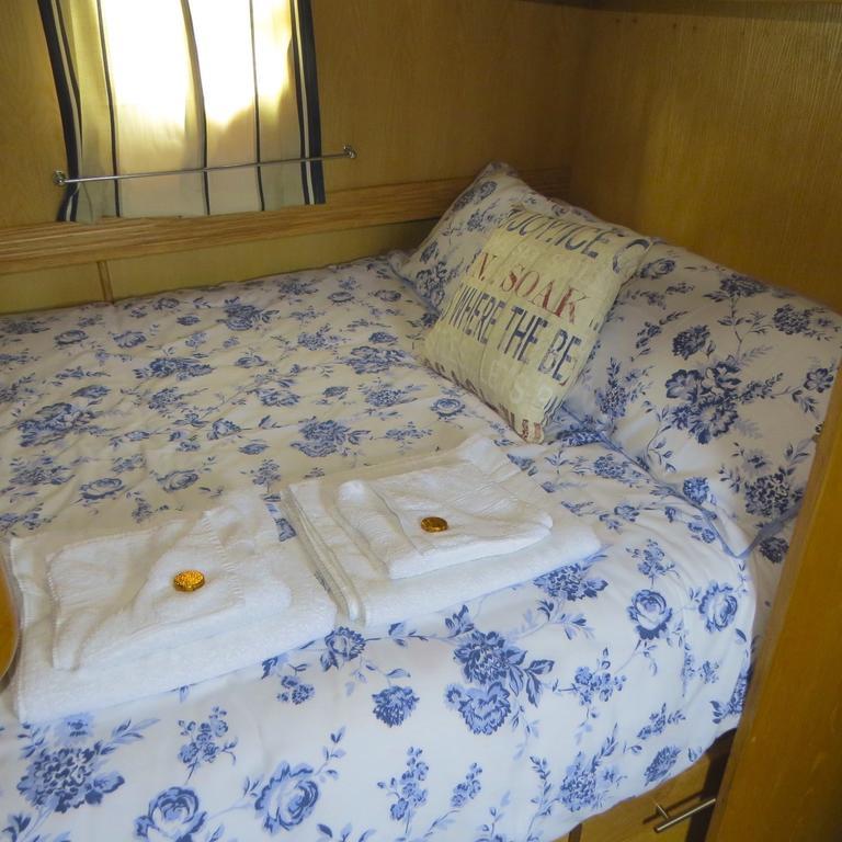 Houseboat Hotels Шефилд Стая снимка