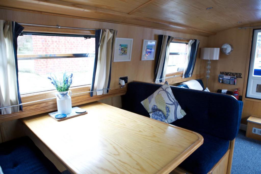 Houseboat Hotels Шефилд Екстериор снимка