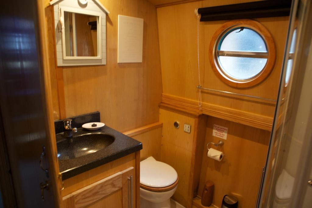 Houseboat Hotels Шефилд Екстериор снимка